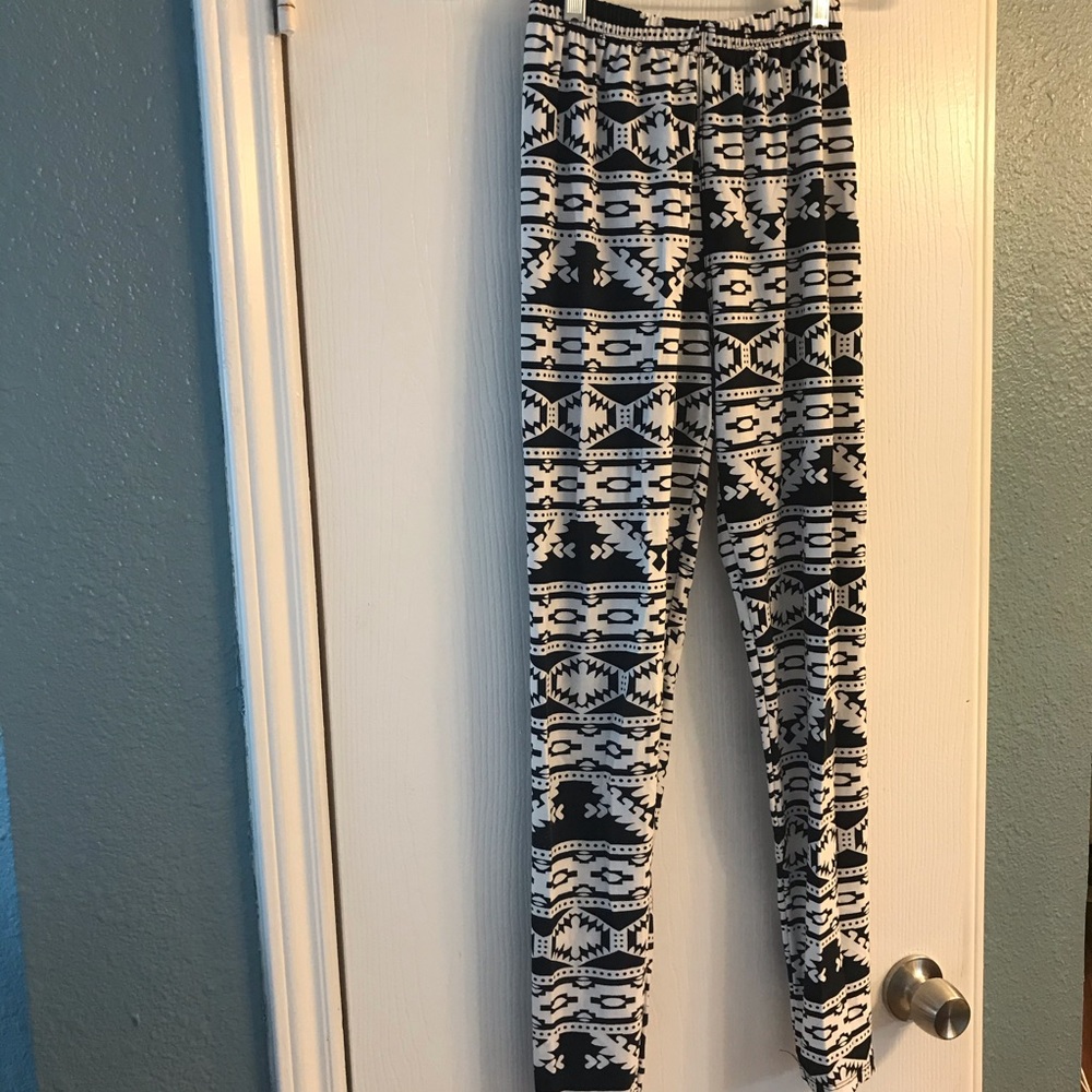 Always Black and white stretchy leggings